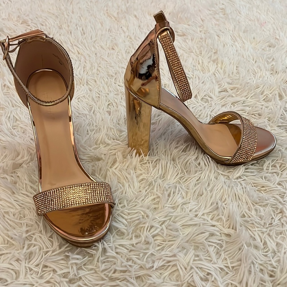 ✨Rose gold heels✨ Never worn! Size 7.5
